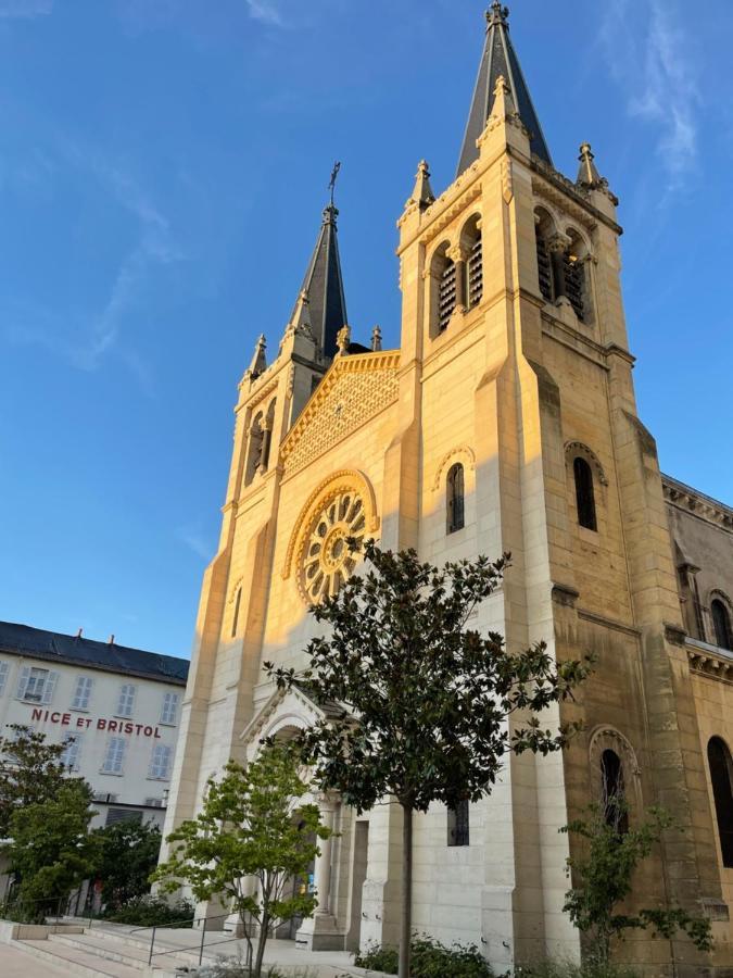Appartement Le Palais Du Commerce Vichy Bagian luar foto
